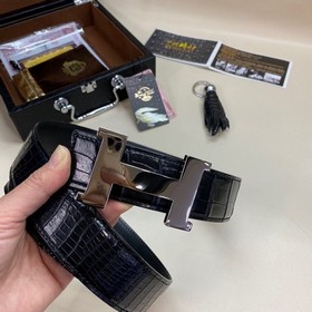 《爱马仕》专柜同款采用野生进口真鳄鱼肚皮...